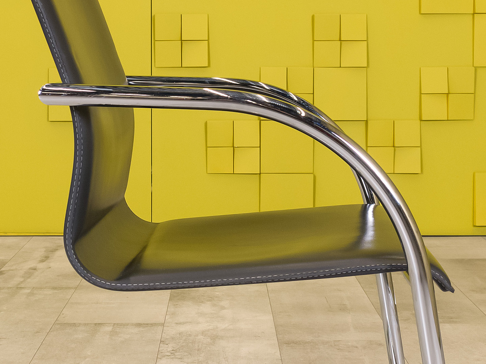 Конференц кресло для переговорной на полозьях Кожа Серый Италия_КДКС-040424