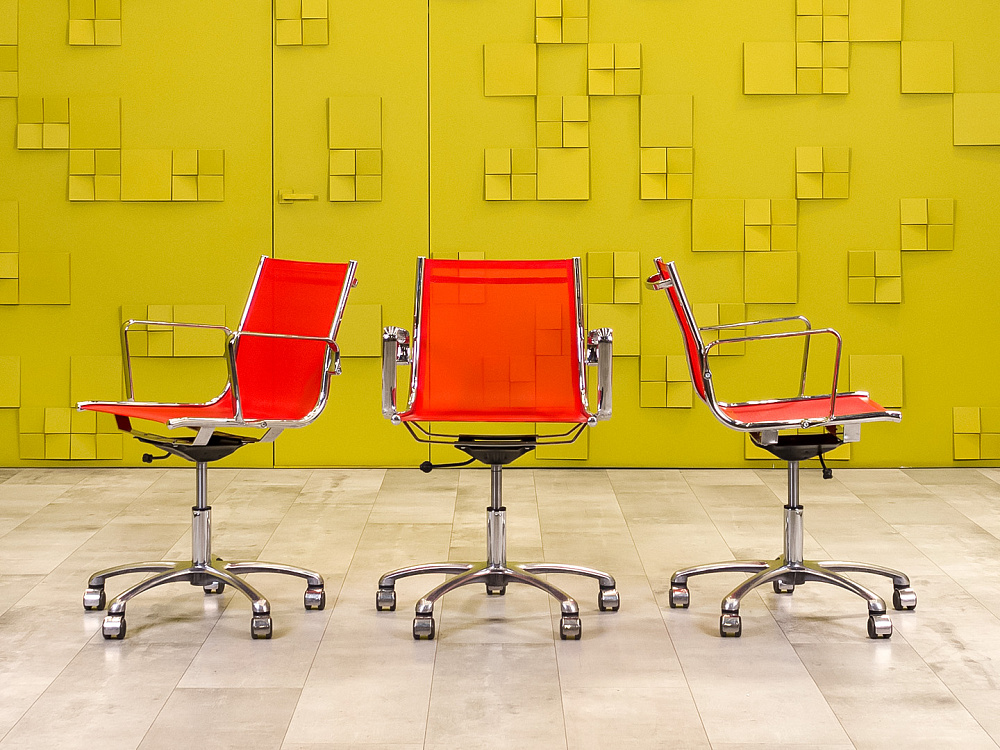 Офисное кресло для персонала на колесах Luxy  Сетка Красный Италия_КПТК-220724