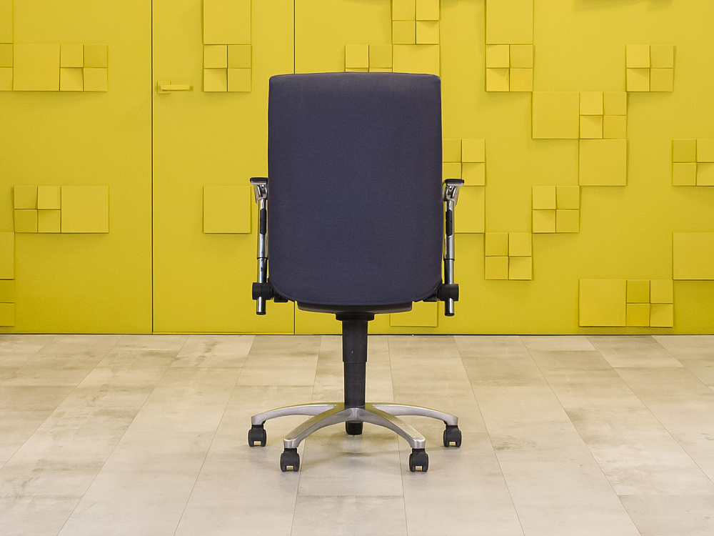 Офисное кресло руководителя на колесах TIGER SATO Ткань Серый Германия_КРТС-040324