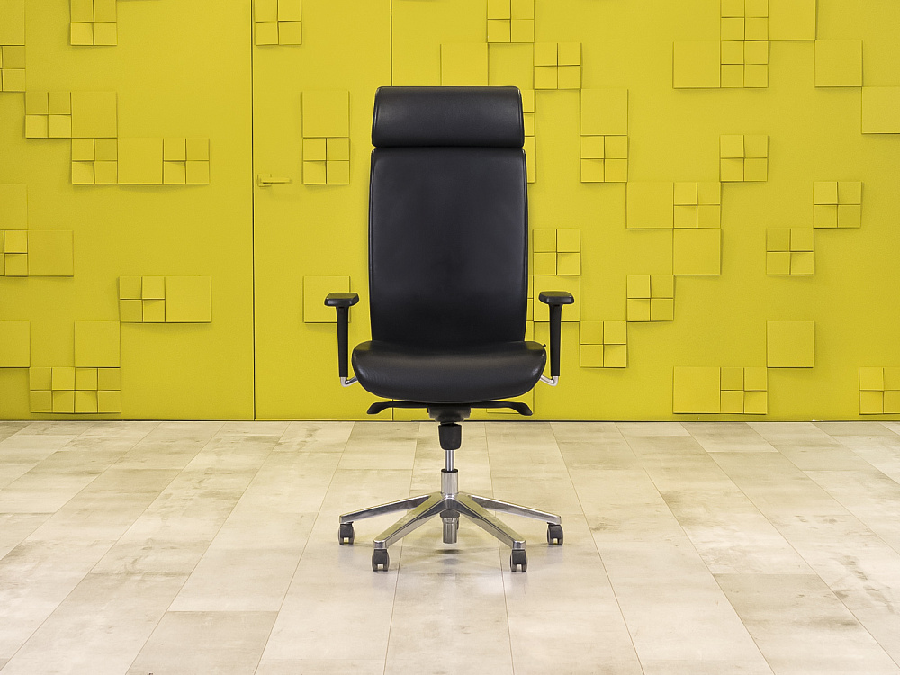 Офисное кресло руководителя на колесах Profoffice Кожа Чёрный Россия-Италия  КРКЧ-280125