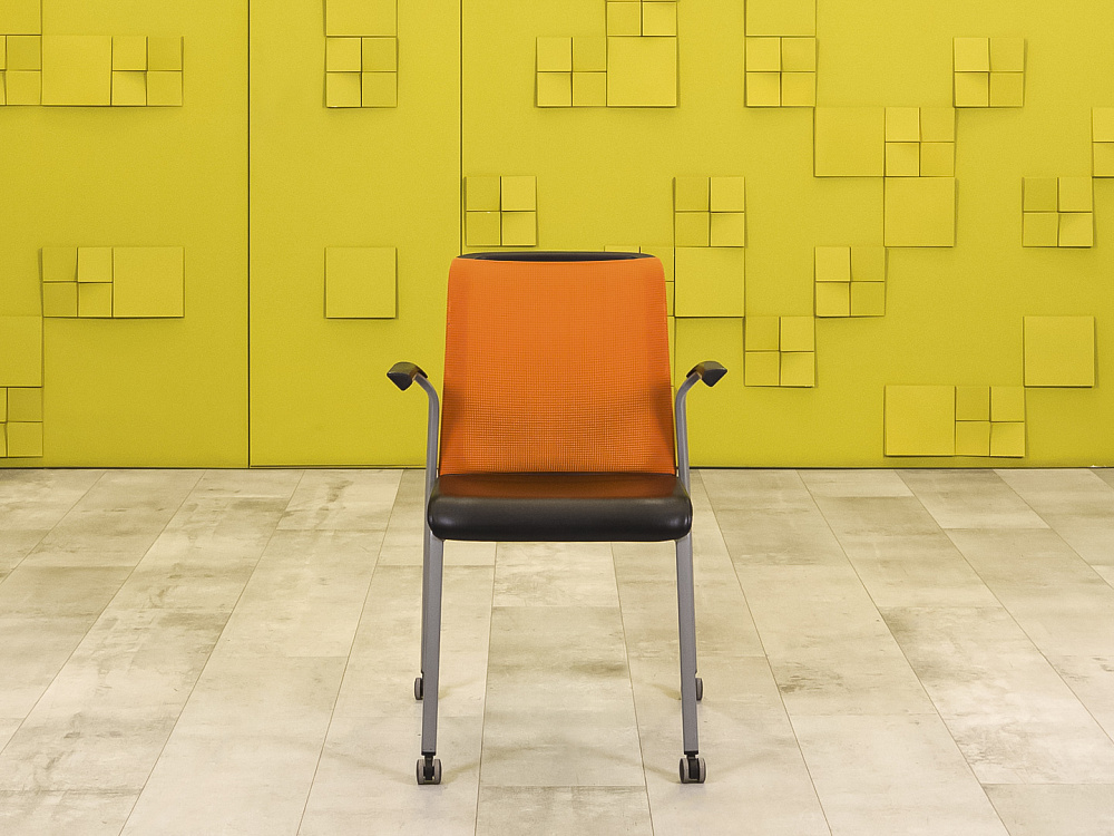 Конференц кресло для переговорной Steelcase Кожзам Чёрный Франция  КНКЧ-12026