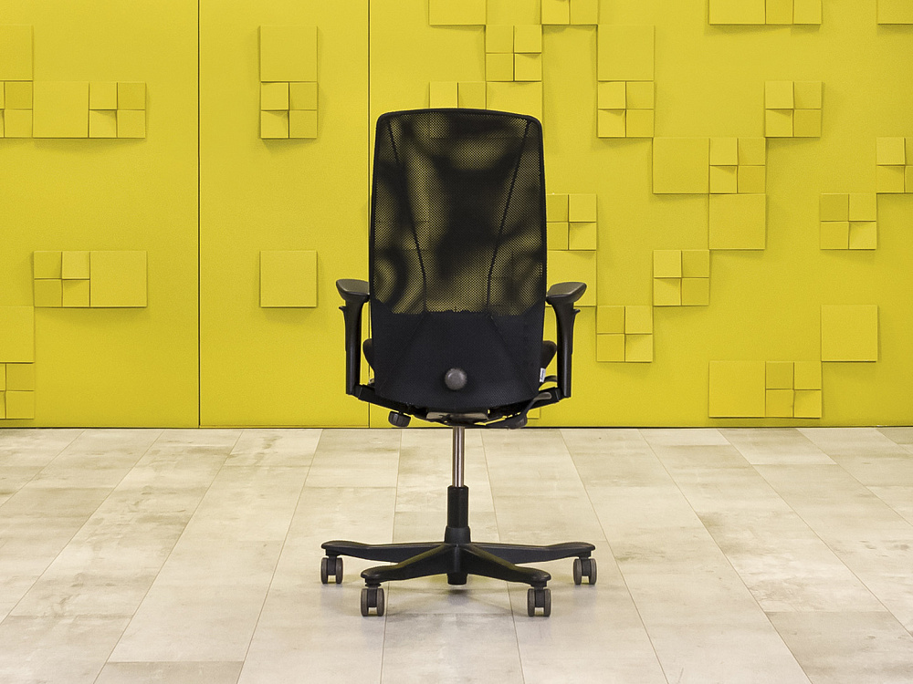 Офисное кресло для персонала на колесах Kinnarps Ткань Чёрный Швеция_КПТЧ-241022