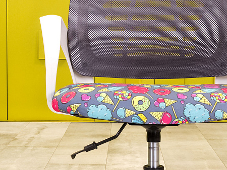 Офисное кресло для персонала на колесах Ирис White серый Ткань Серый; Белый Россия