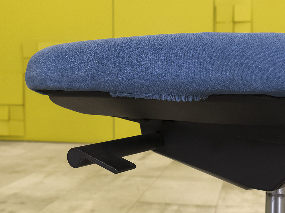 Офисное кресло для персонала на колесах Steelcase Ткань Синий Франция_КПТН-011023