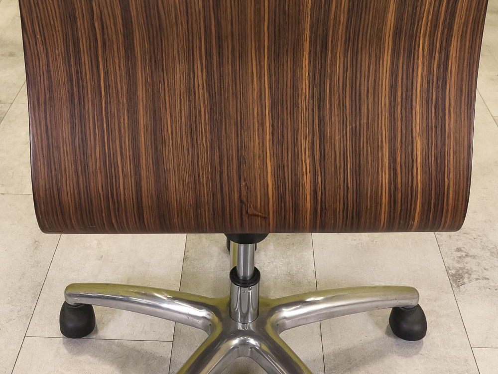 Офисное кресло руководителя на колесах Кожа Бежевый Импорт_КРКБ-120824