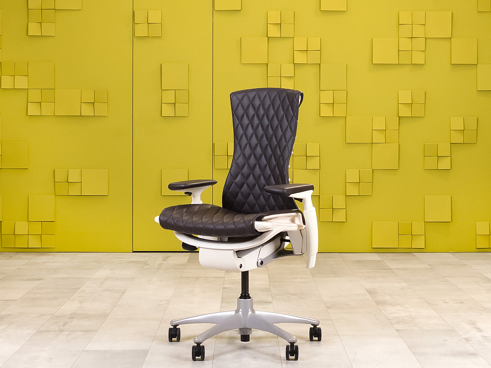 Офисное кресло руководителя на колесах Embody Herman Miller Кожа Коричневый США_КРКК-130723