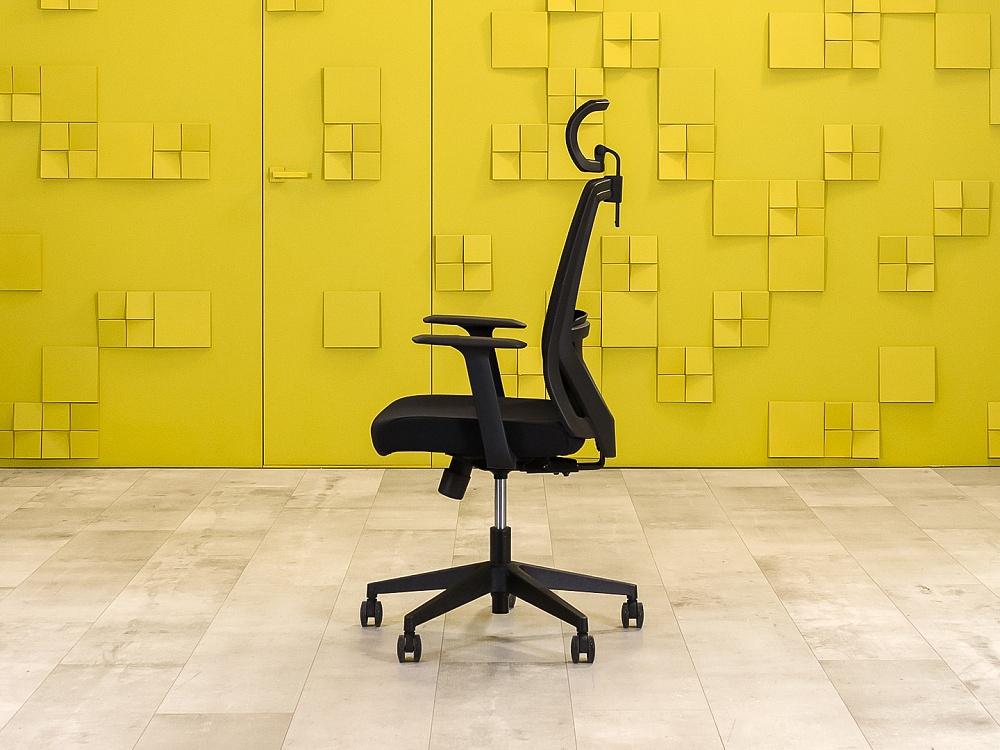 Офисное кресло руководителя на колесах Ткань Чёрный Импорт_КРТЧ5-271023