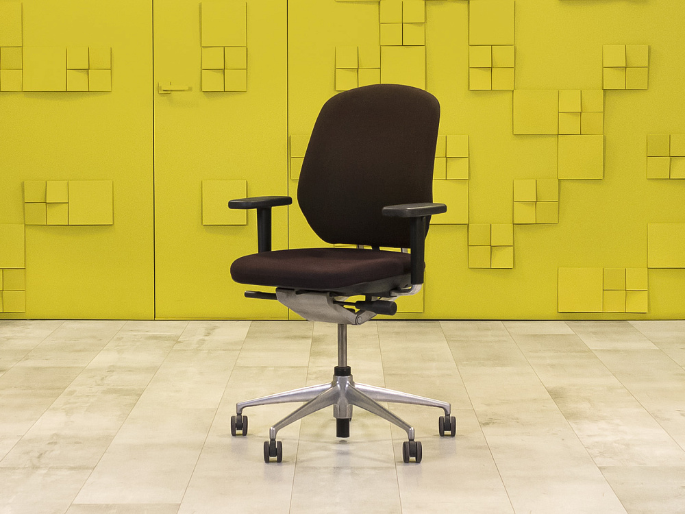Офисное кресло для персонала на колесах Vitra Ткань Коричневый Швейцария_КПТК4-150922