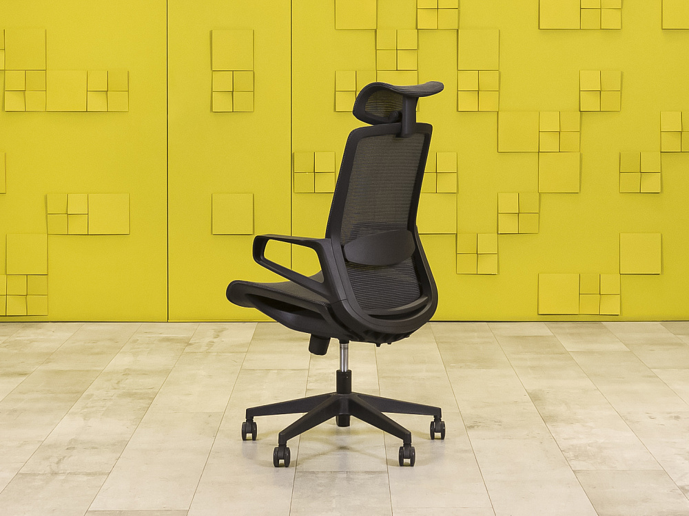 Офисное кресло руководителя на колесах   Чёрный   КРТС-12125