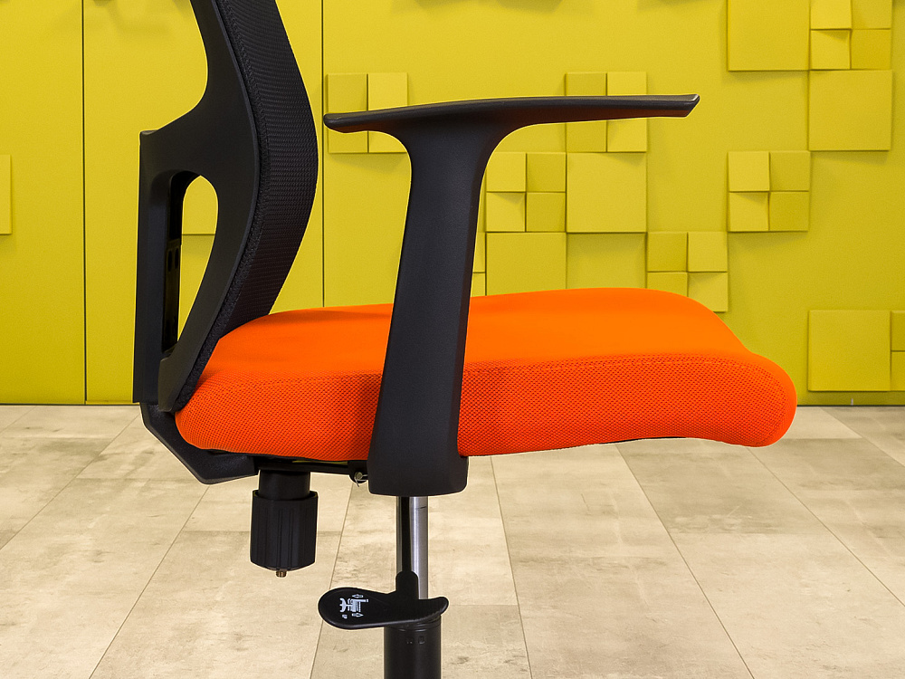 Офисное кресло для персонала на колесах Ткань Оранжевый; Чёрный Импорт_КПТО-271023