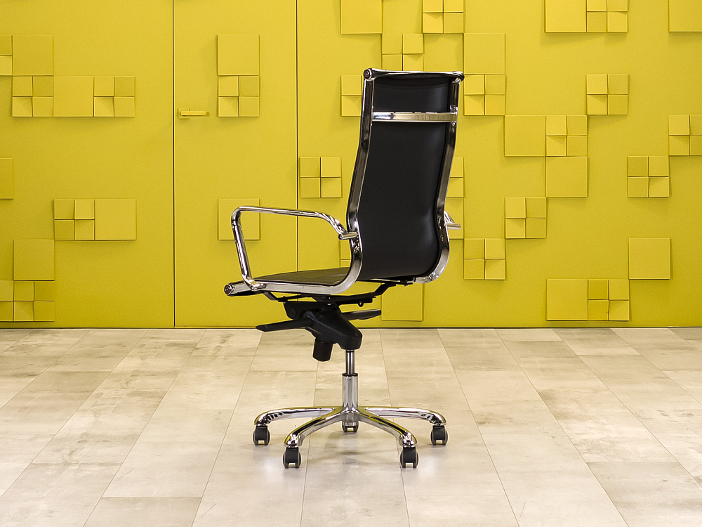 Офисное кресло руководителя на колесах Экокожа Чёрный Россия_КРКЧ5-250324