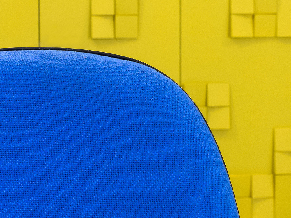 Офисное кресло для персонала на колесах Ткань  Россия  Кпж(а)