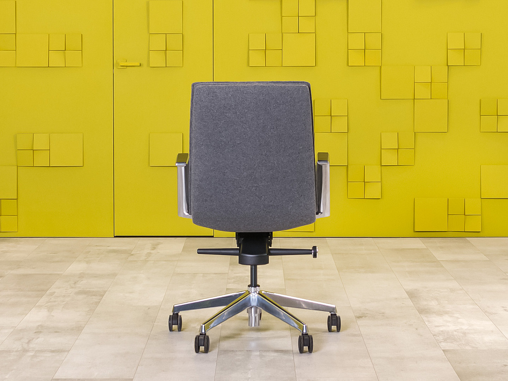 Офисное кресло руководителя на колесах Voltaire Ткань Серый Импорт_КРТС-300124