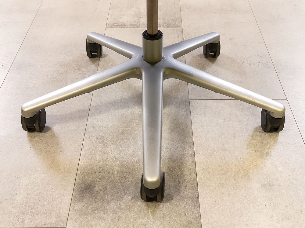 Офисное кресло руководителя на колесах MADERA B Sitland Кожа Бежевый Италия_КРКБ-250324