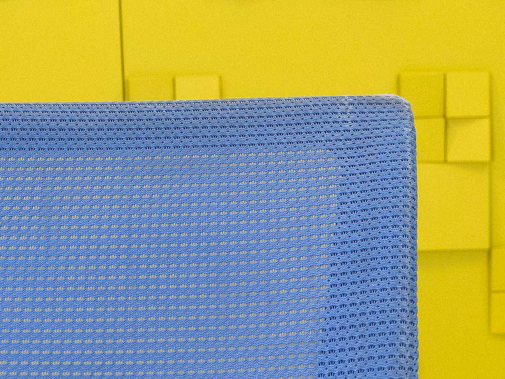 Офисное кресло для персонала на колесах LARK Ткань Чёрный; Синий Россия_КПТЧ-221124