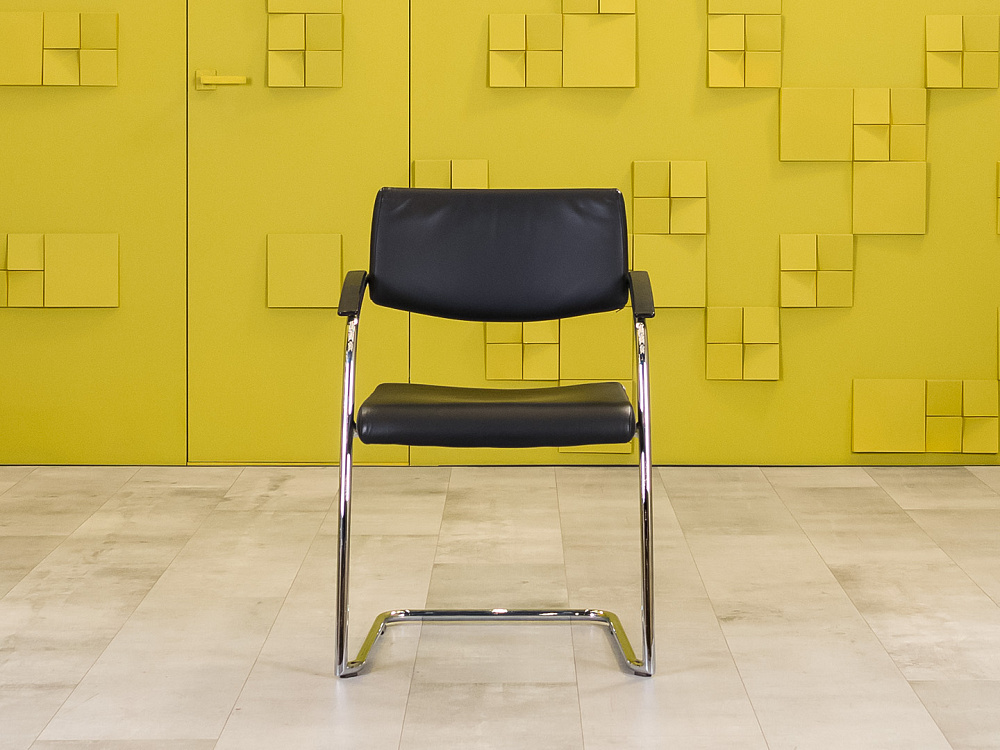 Конференц кресло для переговорной на полозьях SATO Кожа Чёрный Германия_КДКЧ-260224