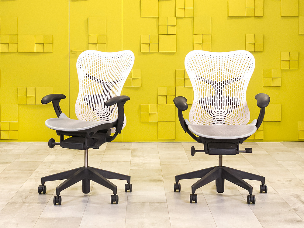 Офисное кресло руководителя на колесах Mirra 2 Herman Miller Сетка Серый США_КРТС-150924