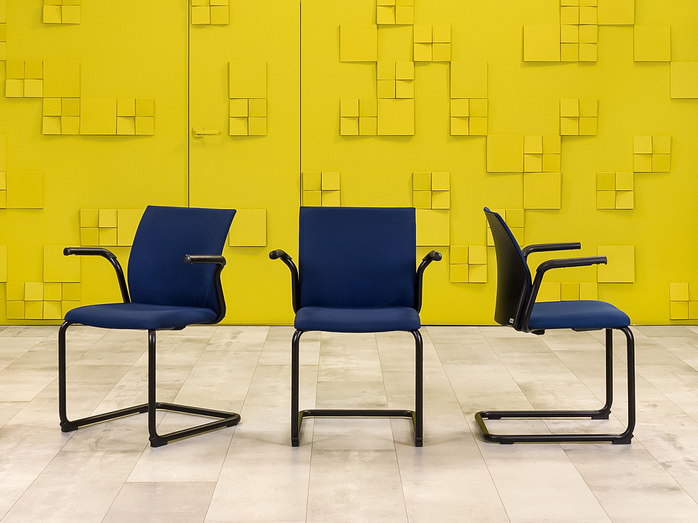 Конференц кресло для переговорной на полозьях Steelcase Ткань Синий Франция_КДТН-281024
