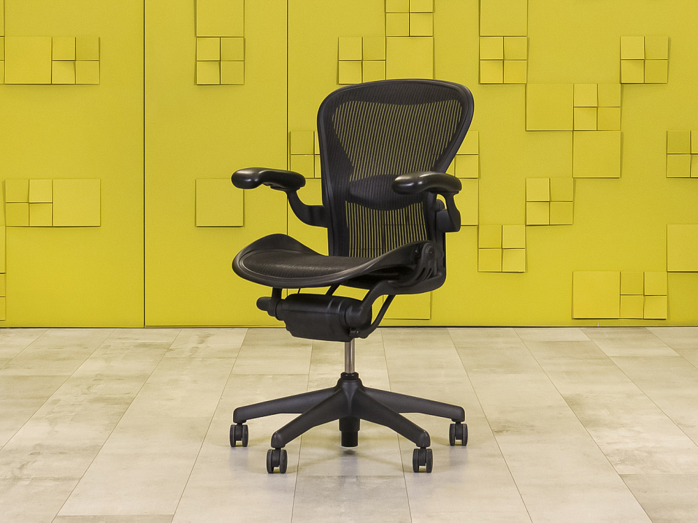 Офисное кресло руководителя на колесах Aeron B Herman Miller Сетка Чёрный США  КРТЧ-12115