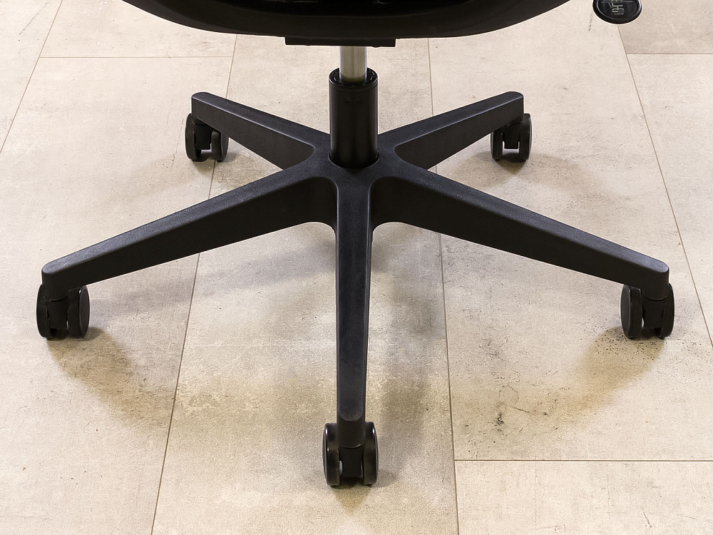 Офисное кресло руководителя на колесах Ткань Чёрный Импорт_КРТЧ4-271023