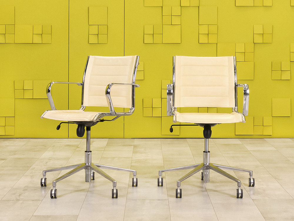 Офисное кресло для персонала на колесах  Кожа Бежевый Импорт  КПКБ-16083