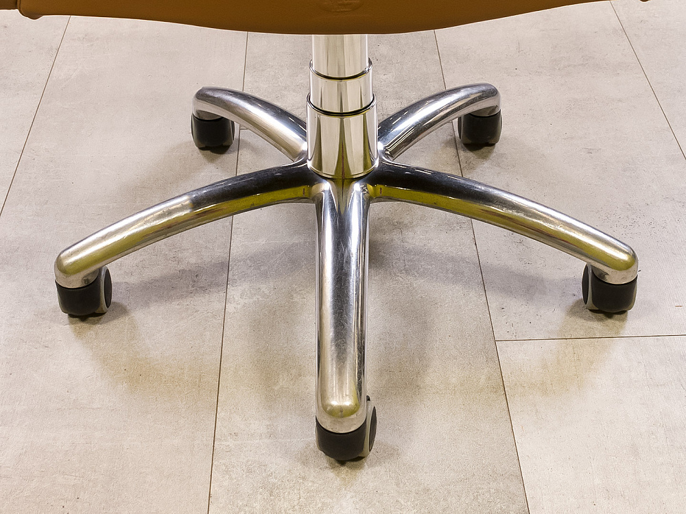 Конференц кресло для переговорной на колесах POLTRONA FRAU Кожа Коричневый Италия_КНКК-081024