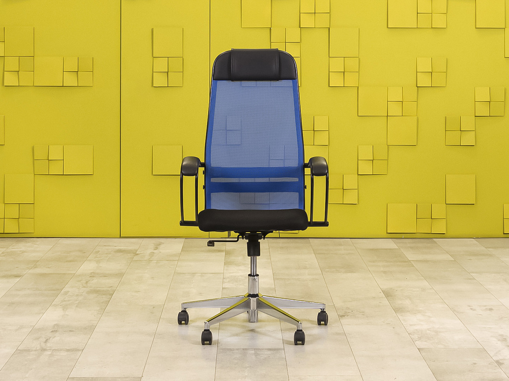 Офисное кресло руководителя на колесах    Чёрный   КРТЧ2-26036