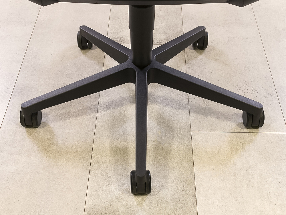 Офисное кресло руководителя на колесах Look LD Seating Ткань Чёрный Чехия  КРТЧ-26025