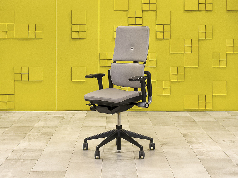 Офисное кресло руководителя на колесах Please 2 Ergonomik Steelcase Кожа Серый Германия_КРКС-221024