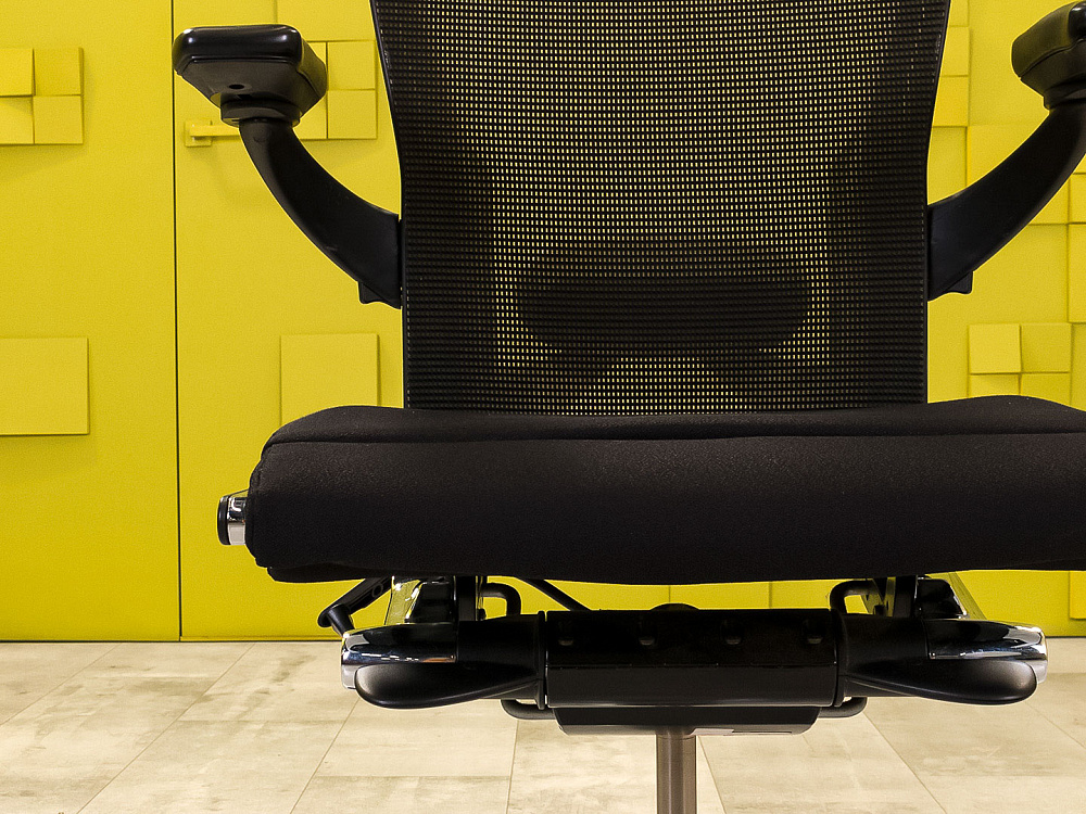 Офисное кресло руководителя на колесах HAWORTH Ткань Чёрный США_КПТЧ1-201123