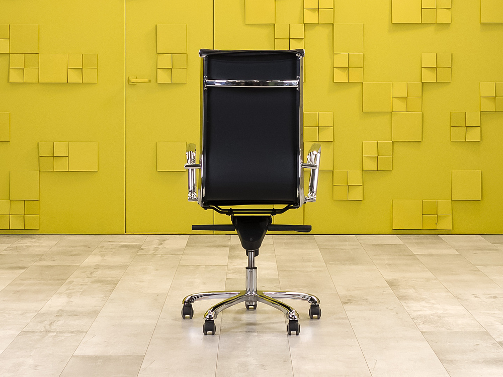 Офисное кресло руководителя на колесах Экокожа Чёрный Россия_КРКЧ5-250324