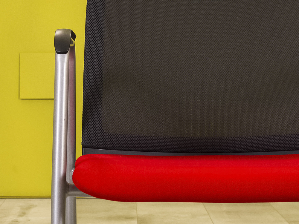 Конференц кресло для переговорной  HAWORTH Ткань Красный США  КНТК-27105