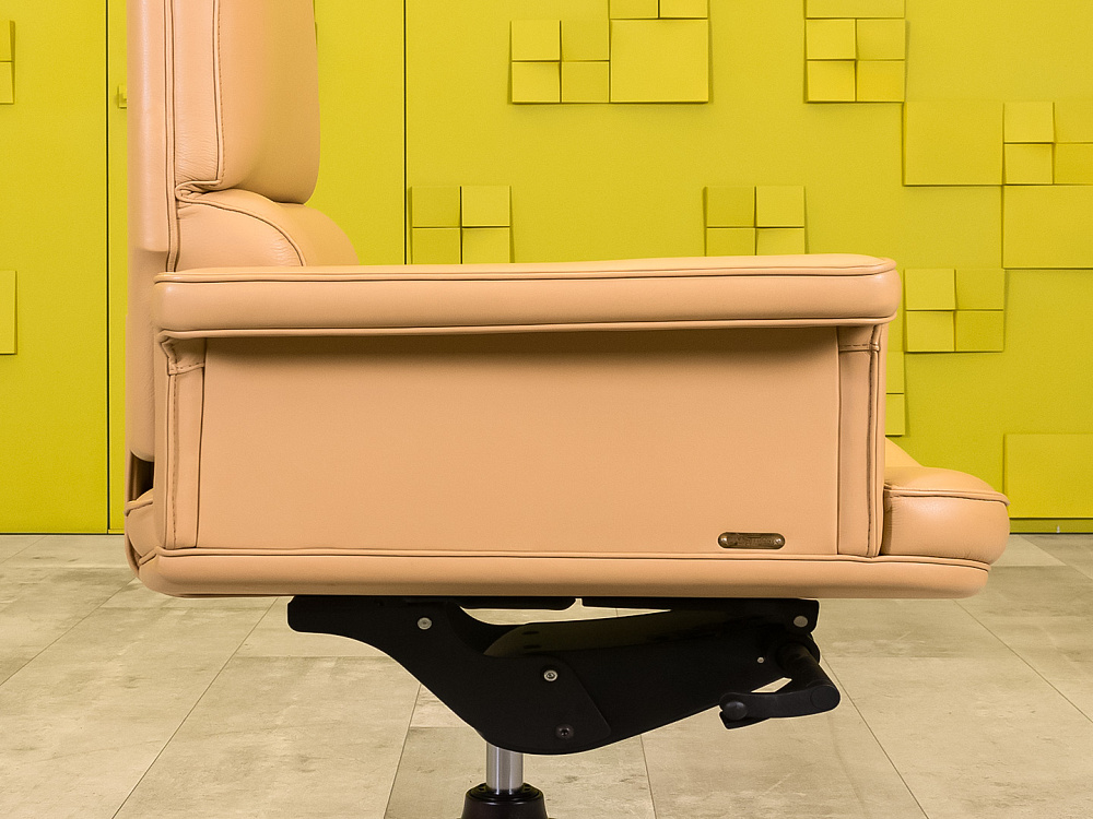 Офисное кресло руководителя на колесах MASCHERONI Кожа Бежевый Италия_КРКБ-170624