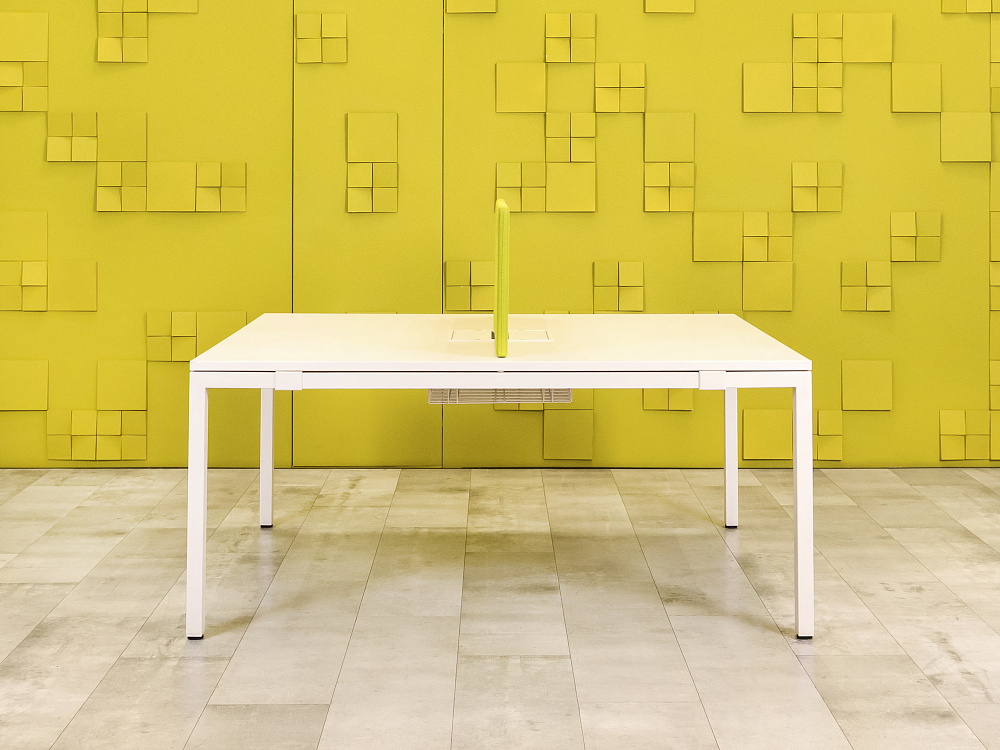 Комплект офисной мебели стол с тумбой  Vitra ЛДСП Белый Швейцария  ГКБ-04026