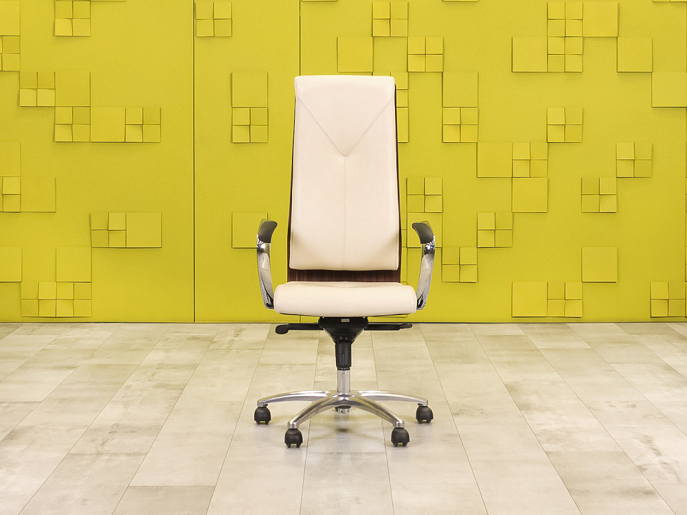 Офисное кресло руководителя на колесах Кожа Бежевый Импорт_КРКБ-120824