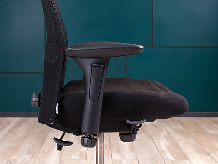 Офисное кресло для персонала на колесах Kinnarps Ткань Чёрный Швеция_КПТЧ-241022