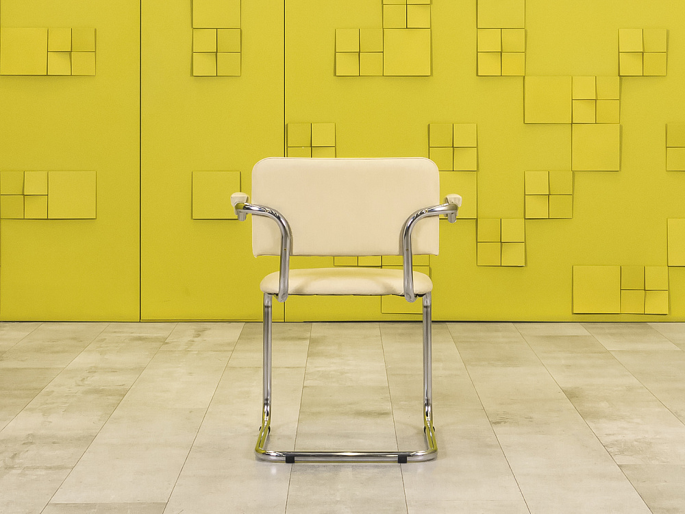 Конференц кресло для переговорной Кожзам Бежевый  КДКБ-09105