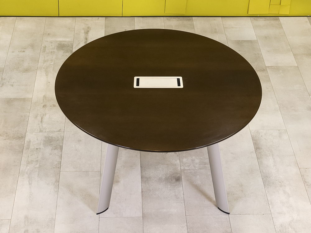 Офисный стол для переговоров BENE 1350x1350x750 ЛДСП Орех Австрия_СГКЕ-051223