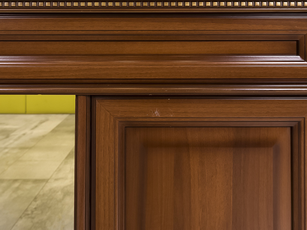 Стол для руководителя  Miassmobili ЛДСП Орех Россия  СРПХ1-08046