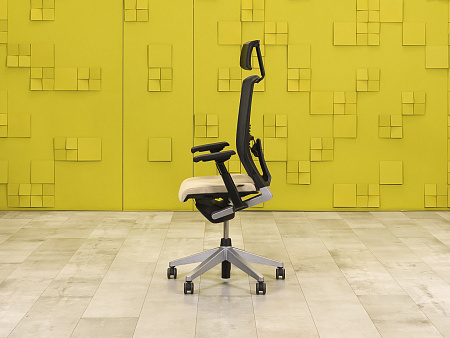 Офисное кресло руководителя на колесах HAWORTH Алькантара Бежевый США  КРКБ-17125