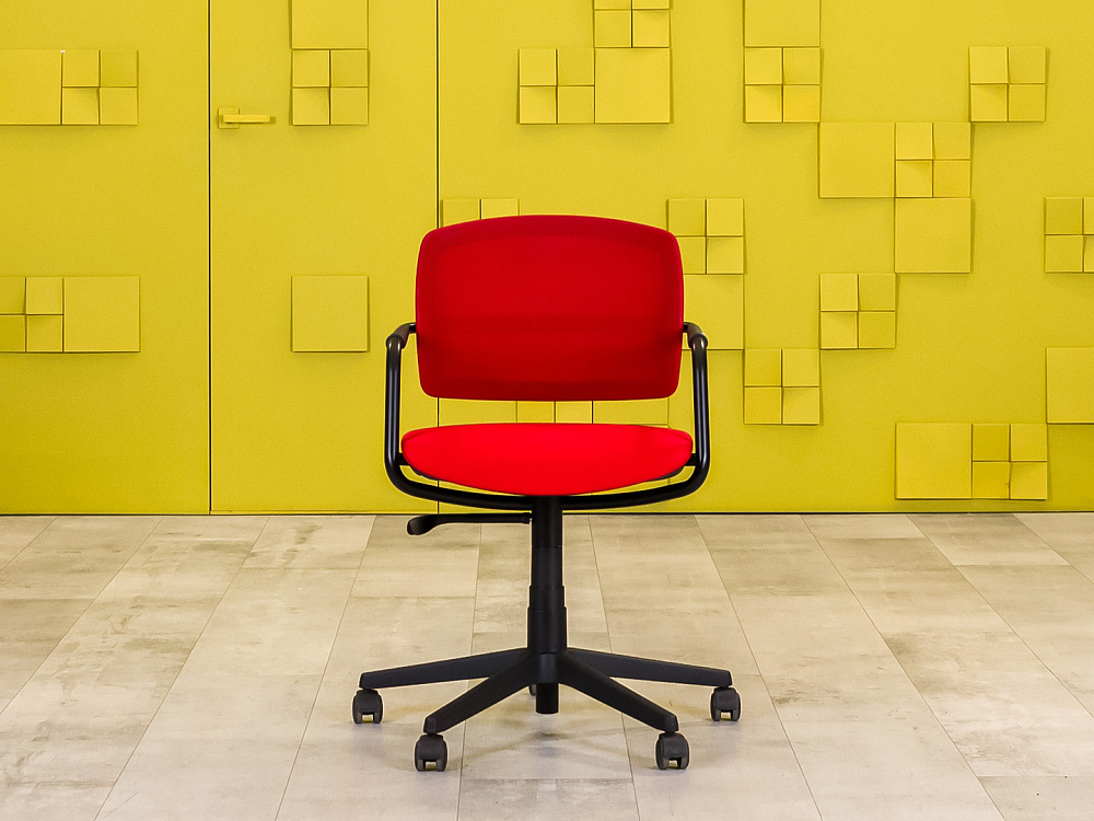 Офисное кресло для персонала на колесах Sitland Ткань Красный Италия_КПТК-261023