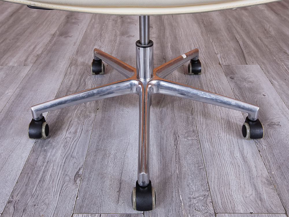 Конференц кресло для переговорной  Бежевый Кожа CODUTTI   (УНКБ-18053)