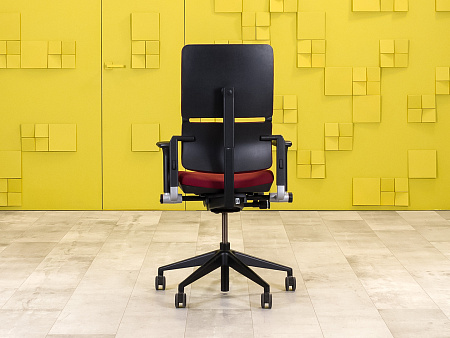 Офисное кресло руководителя на колесах Please 2 Ergonomik Steelcase Ткань Красный Франция_КРТК-011223