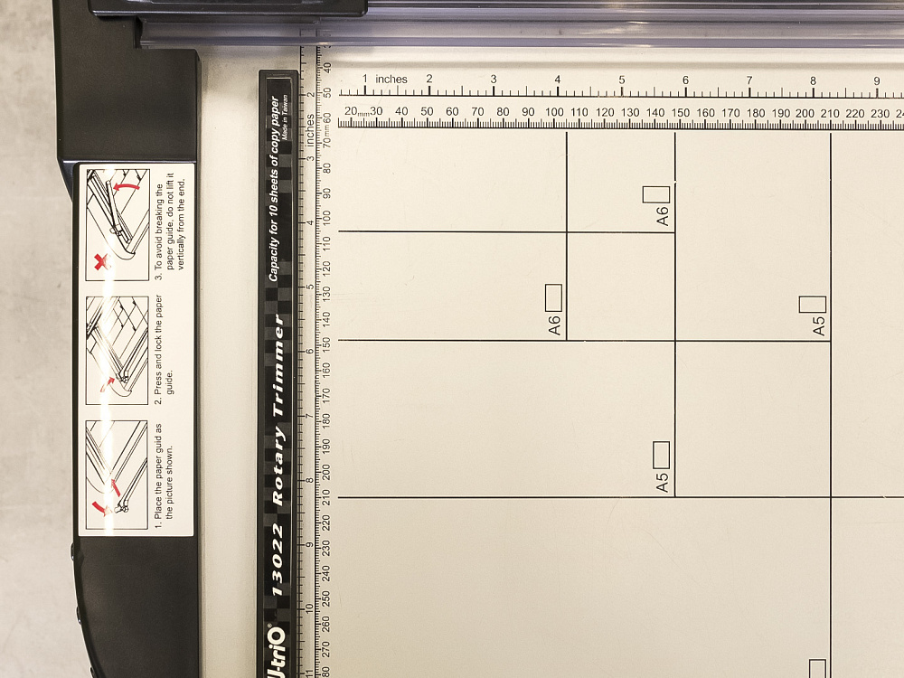 Роликовый резак Пластик Чёрный _Резак-270723