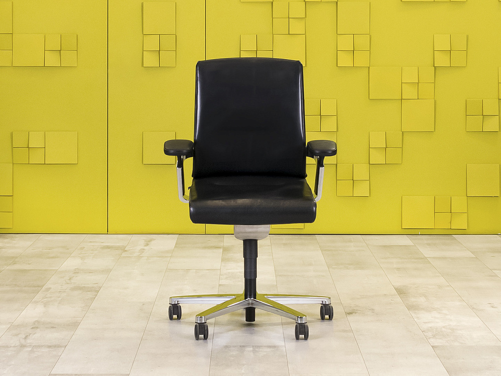 Офисное кресло руководителя на колесах ON Wilkhahn Кожа Чёрный Германия_КРКЧ-290524