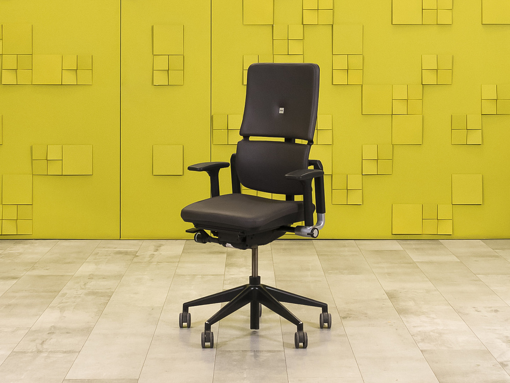 Офисное кресло руководителя на колесах Please 2 Ergonomik Steelcase Кожа Коричневый Германия  КРКК-3