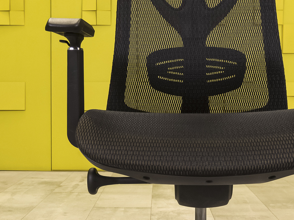 Офисное кресло руководителя на колесах       КРТЧ1-26036