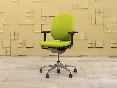 Офисное кресло для персонала на колесах  Vitra Ткань Зелёный Швейцария  КПТЗ-24065