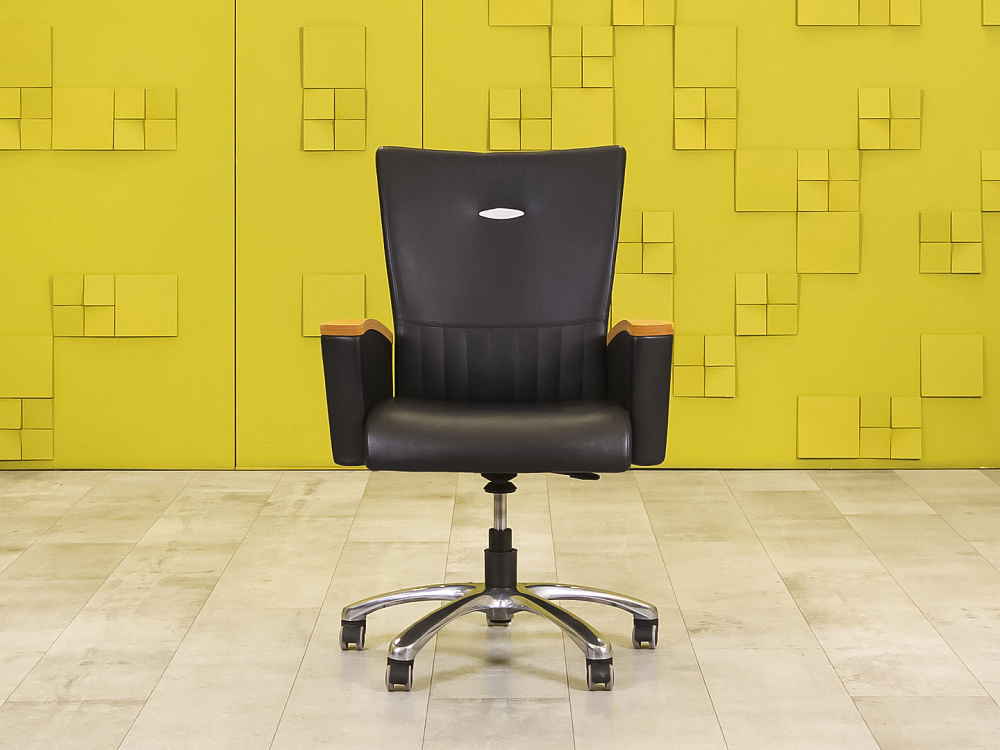 Офисное кресло руководителя на колесах   Чёрный   КРКЧ-12125