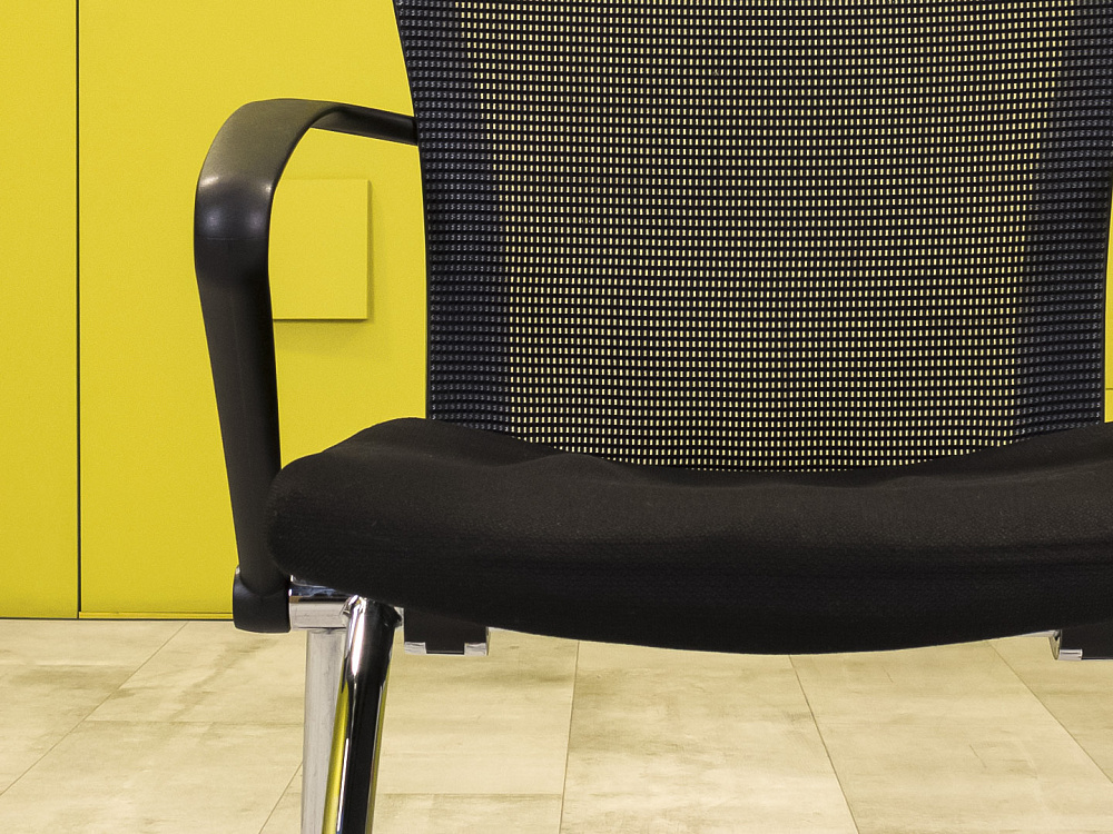 Конференц кресло для переговорной  BENE Ткань Чёрный Австрия  КНТЧ1-03025